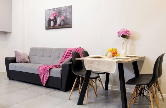 Stay Inn on Saryan 26.3 str.