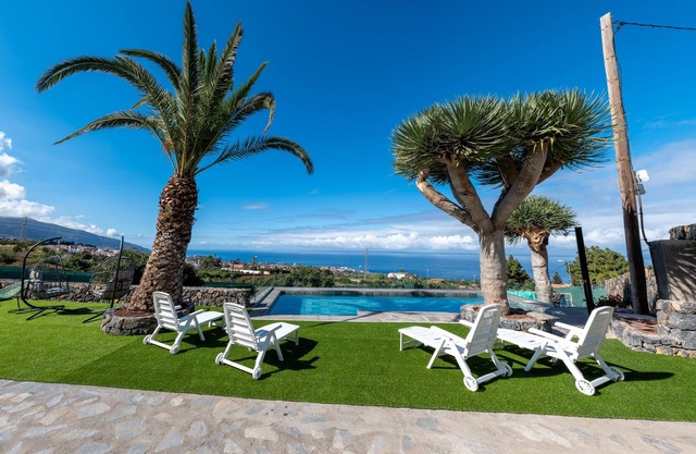 Stay Moments Heated POOL WIFI