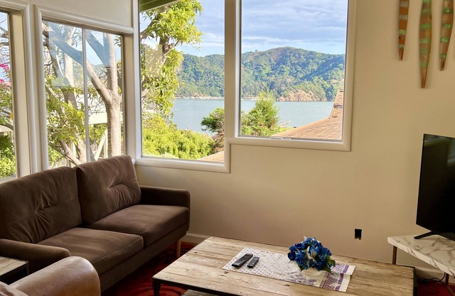 Stay near San Francisco Bay, enjoy our 2+bedroom Tiburon retreat