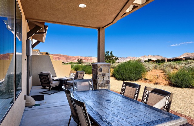 Stay On Course at The Ledges *Resort Amenities Included!*