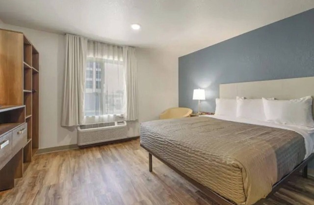 Stay Together, Group-Friendly Compound Near Austin Highlights – 4 Queen Units