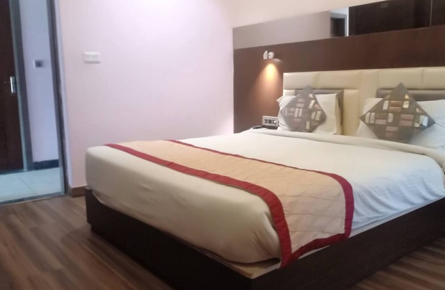 Stay walk in distance from Taj Mahal