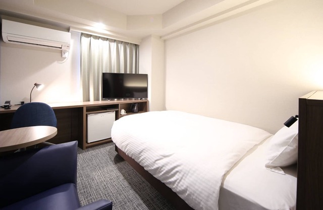 Stay without meals 16 m2 smoking moderate sing / Kawasaki Kanagawa