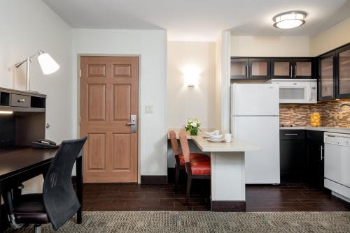 Staybridge Suites Chantilly Dulles Airport by IHG