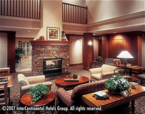 Staybridge Suites Oakville Burlington by IHG