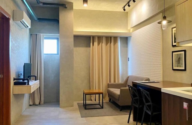 Staycation 1BR Servce Aprtmnt 2px allows 5px 1901