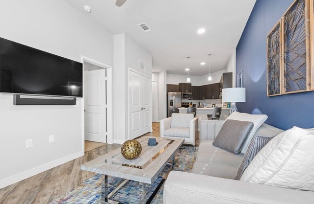 StayOvr at Galatyn Park, Richardson|1BR