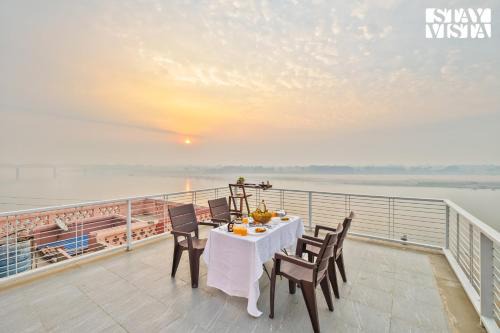 StayVista at The Ganga House - Holy River Varanasi