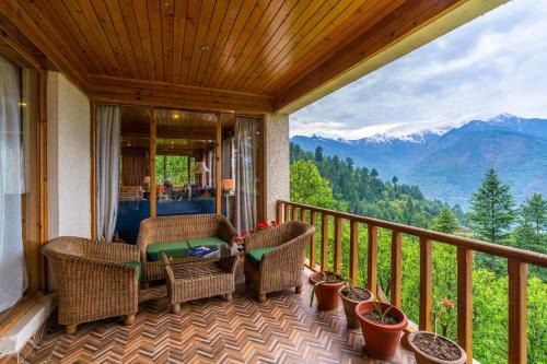 StayVista at The Imperial Estate 5BHK luxury villa in Manali Bonfire, BBQ