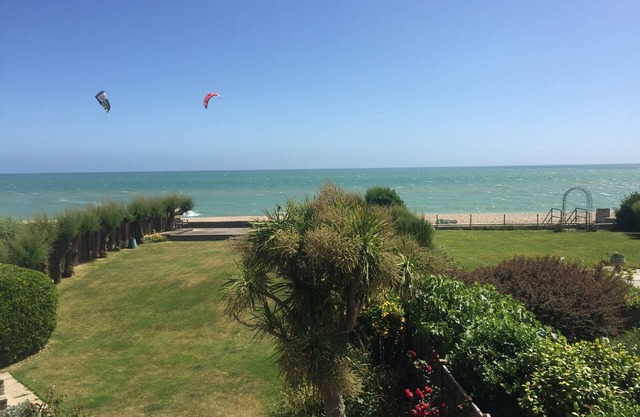 Step onto the Beach at 7 Aldwick Avenue