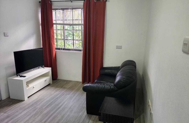Steps away from a beach & local transportation. Cozy one bedroom apartment