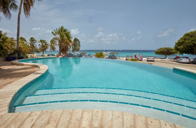 Steps away fromt he ocean and Aruba's best snorkeling beach!