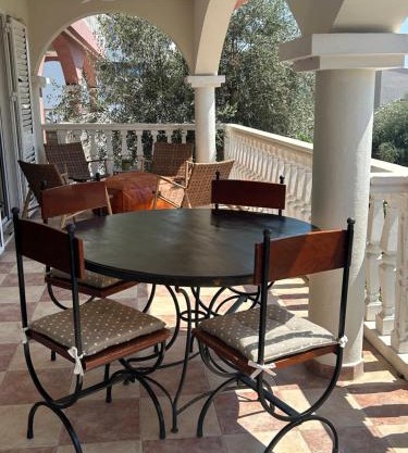 Steps to beach 3 Bedrooms 2 Bathrooms 2 Kitchens with a Terrace - 2 Parking spots - Sea View