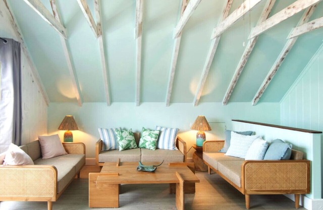 Steps to BEACH & Near BAHA MAR - Cozy 3bd Villa #1