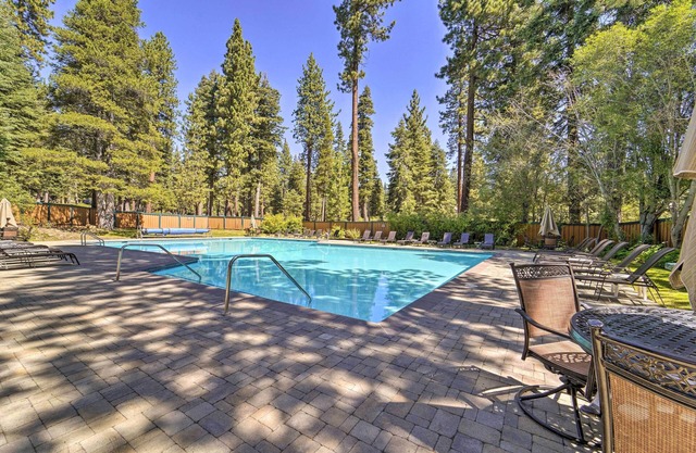 Steps to Lake: Scenic Carnelian Bay Retreat