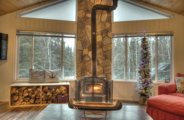 Still Cove Cabin, Lakefront Serenity