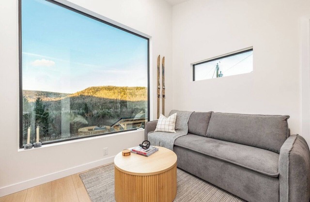 STOKE Pod tiny cabin with epic view