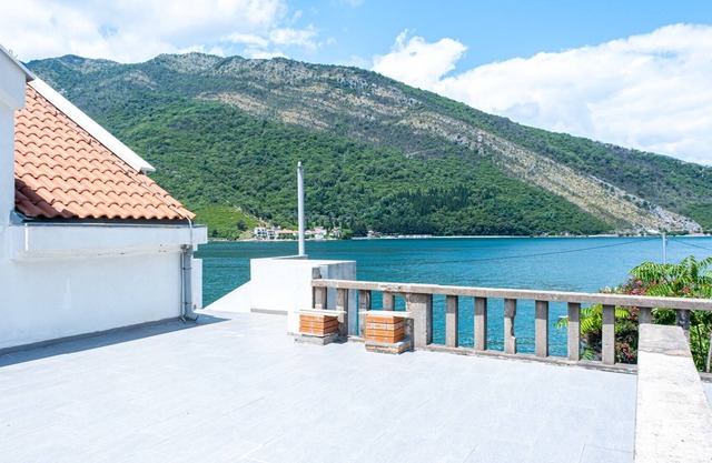 Stone Flat w Terrace and Sea View in Tivat