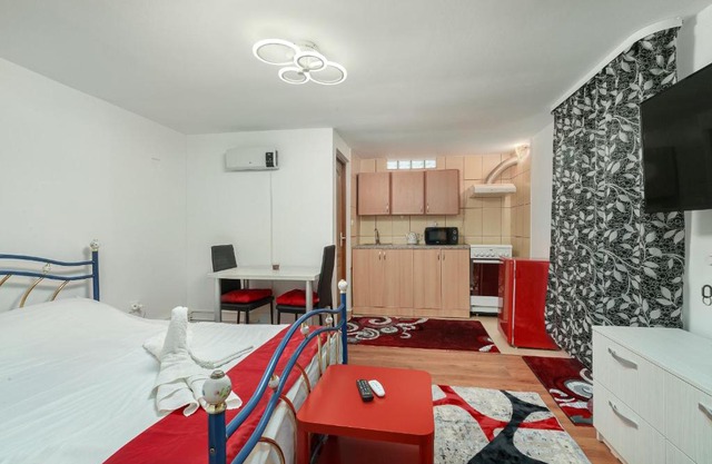 Stone Gate Apartment #3