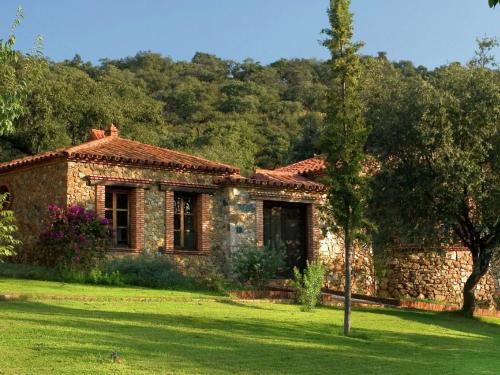 Stone House in Alájar near Gruta de las Maravillas