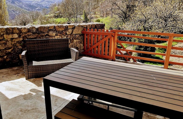 Stone house in small hamlet, Ideal for nature lovers and hikers