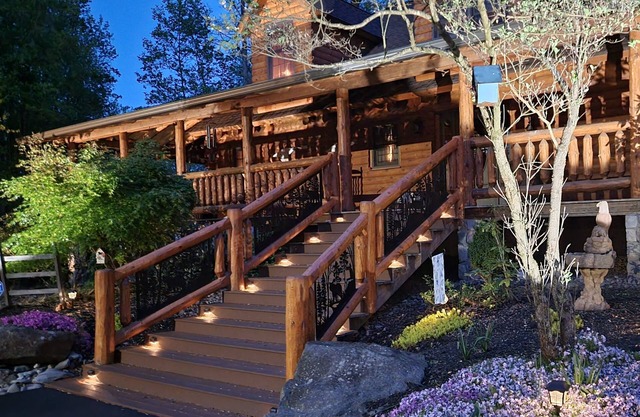 Stoney Ridge Lodge, 10K sq. ft. Beautiful Log Relaxing Luxury. Vacation/Wedding