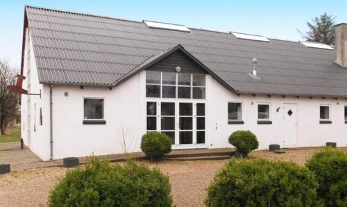 Stort Aktivitets-Feriehus Med Fri Badeland, Bowling, Badminton Og Tennis