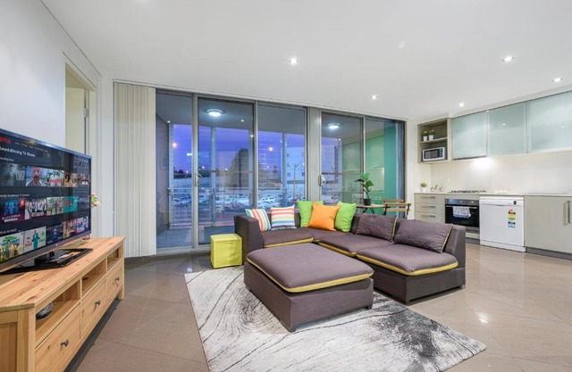 Strathfield sweet 2Br near Train StationShopping