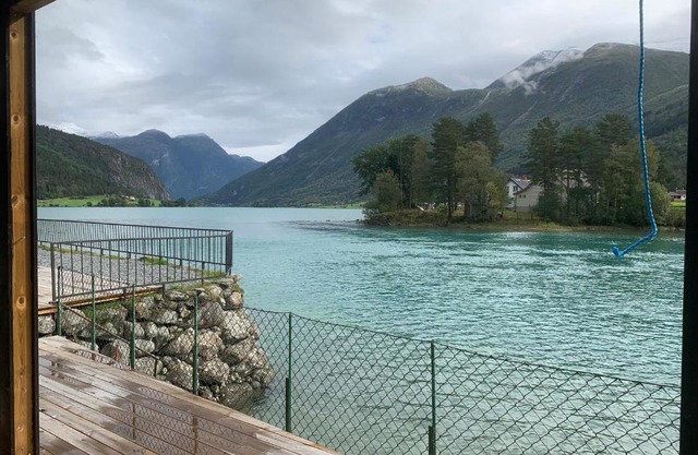 Stryn Crystal Apartments - Waterfront Apartment