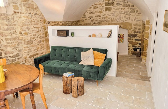 Studio Spacieux de Caractère