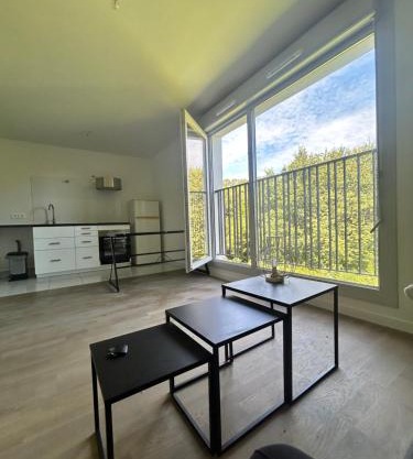 Studio équipé, gare à 3km entre Versailles et SQY