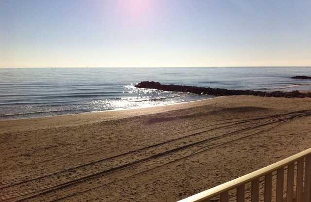Studio 1st line on the sand at Palavas