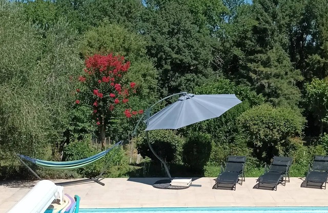 Studio Apartment 'Grand Gîte Croix Du Sud' with Shared Pool, Shared Terrace and Wi-Fi