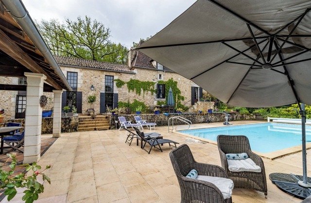 Studio Apartment 'Petit Gîte Croix Du Sud' with Shared Pool, Shared Terrace and Wi-Fi