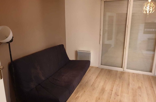 Studio Apartment 'Proche Rer E' with Balcony
