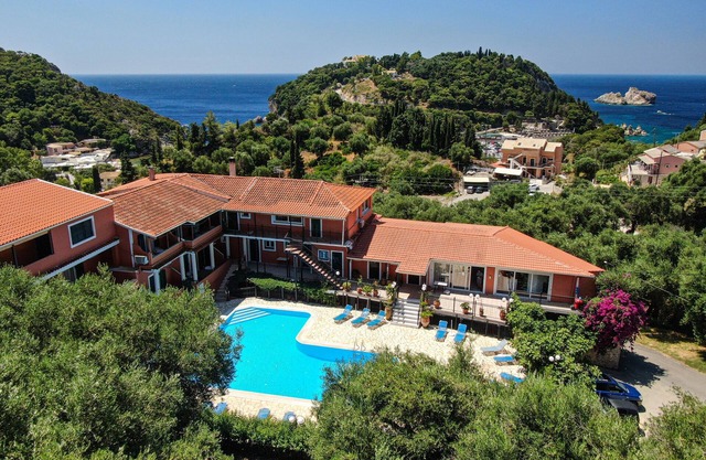 Studio Apartment 'Arianna Deluxe Studio 21' with Sea View, Shared Pool & Wi-Fi