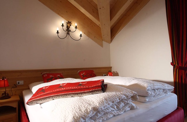 Studio Apartment 'Appartamento Mono 3' with Mountain View, Shared Garden and Wi-Fi