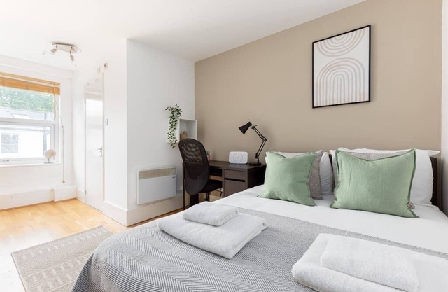 Studio Apartment near Hyde Park