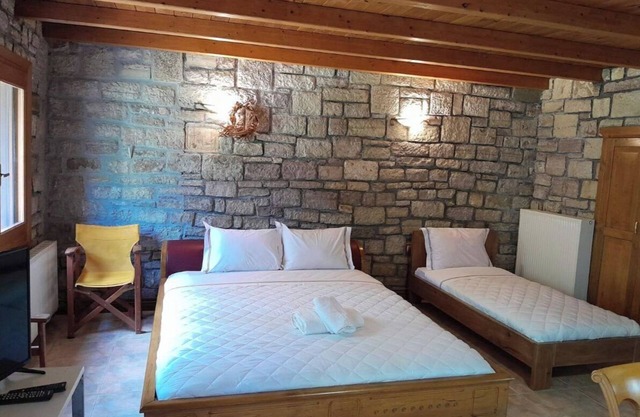 Studio Apartment "Tsarouxi Village 2" with Mountain View, Private Terrace & Wi-Fi