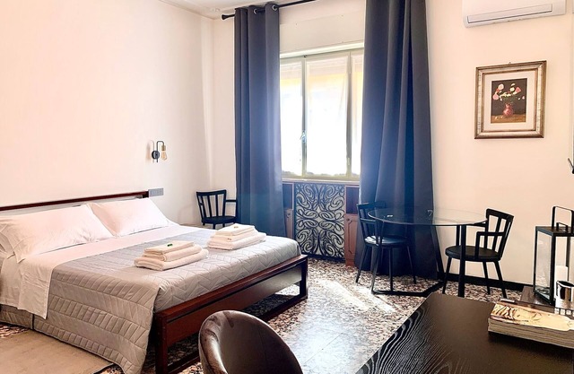 Studio apartment with double bed and sofa bed