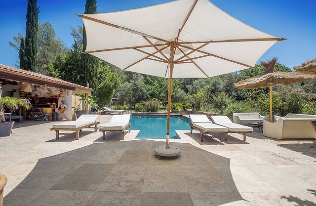 Studio "belle époque" in Le Beausset in the heart of nature - Swimming pool