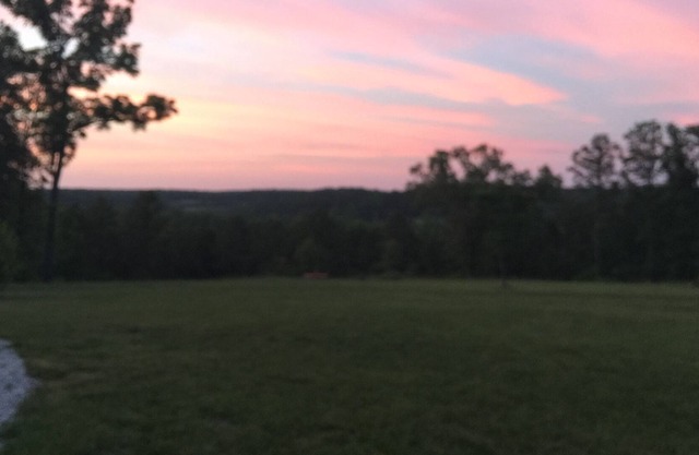 Studio cabin w/view, hike to creek w/small waterfall. Contact me, most dates ava