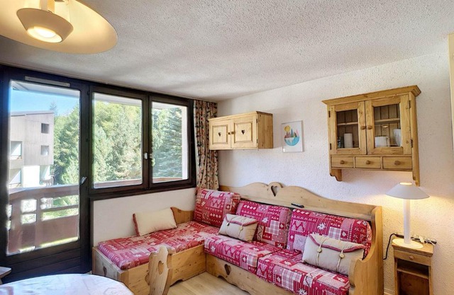 Studio Cabine 4 Pers, Ski aux Pieds, Balcon, Les Menuires - FR-1-178-338