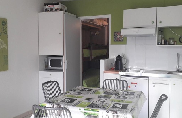 Studio cabine rénové 4 pers., exposé sud, proche pistes - FR-1-689-90