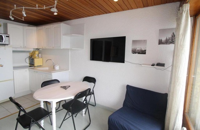 Studio Cabine Rénové au Pied des Pistes avec Balcon - Auris en Oisans - FR-1-297-157