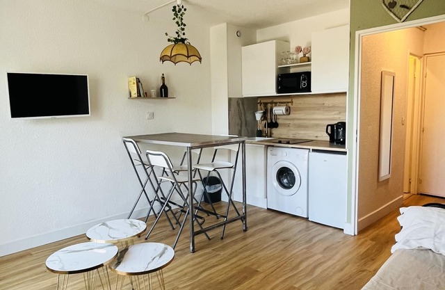 Studio Carnon plage, 5'Expo park/Arena room, 500 m from the beach