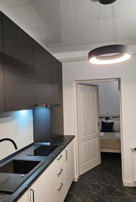Studio Chic, Rezerva acum! Central, cafea, ceai, apa, parcare publica gratuita, baie cu cabina si cada