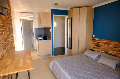 Studio climatisé île naturiste du Levant