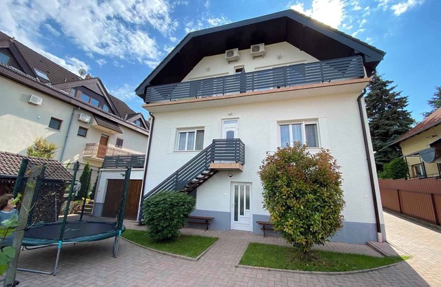 Studio close to the city center in the green belt with air conditioning
