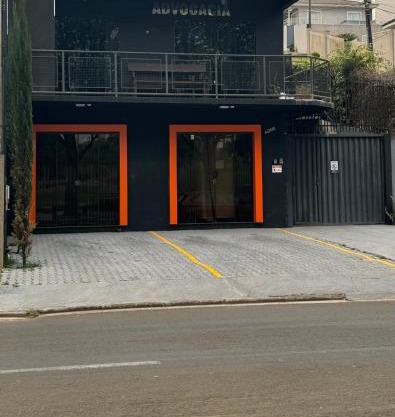 Studio com quarto e banheiro em frente ao Parque do Lago Acomoda até 4 pessoas 2 camas